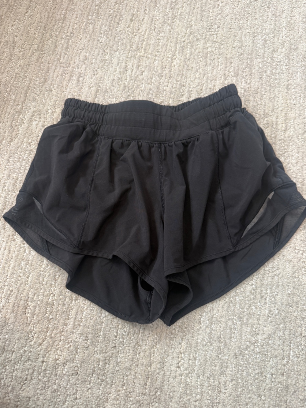 Lululemon Hotty Hot low rise lined shorts size 2